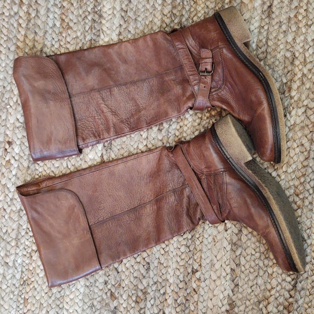 Tall leather Boots